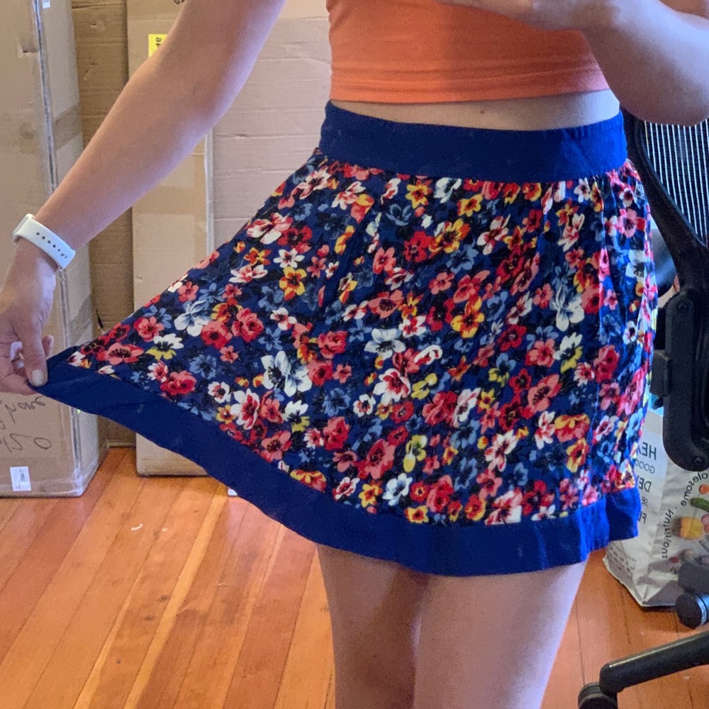 Love moschino floral skirt